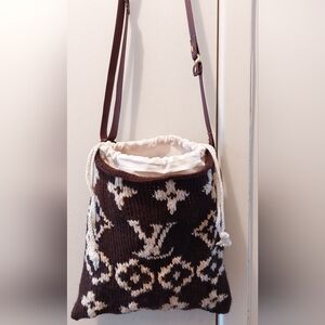 NEW Louis Vuitton Brown Knit Crossbody Bag LV Logo Front/Back Brown Strap